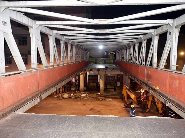 Mumbai bridge collapses: Death toll increases to 6 : 35 people got injured