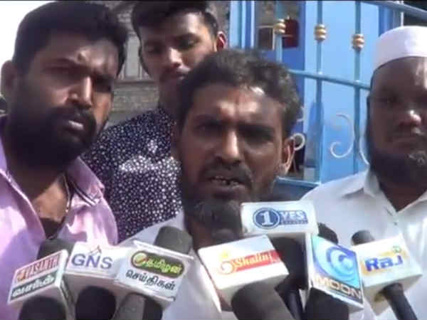 Muslims chase away AIADMK minister and MLA in Madurai 