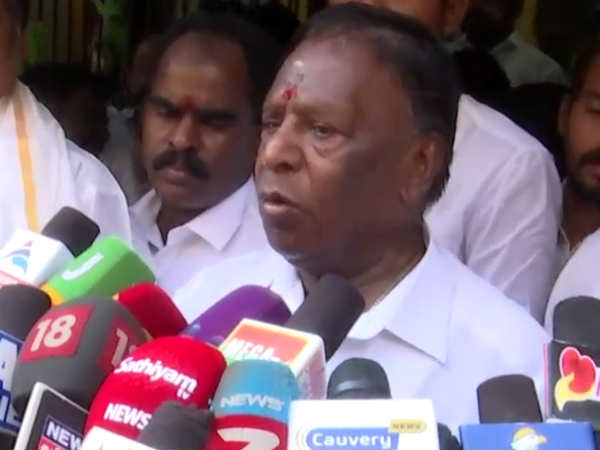 narayanasamy slams premalatha vijayakanth
