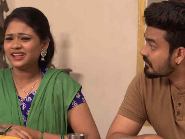 அத்தை பக்கத்துல 