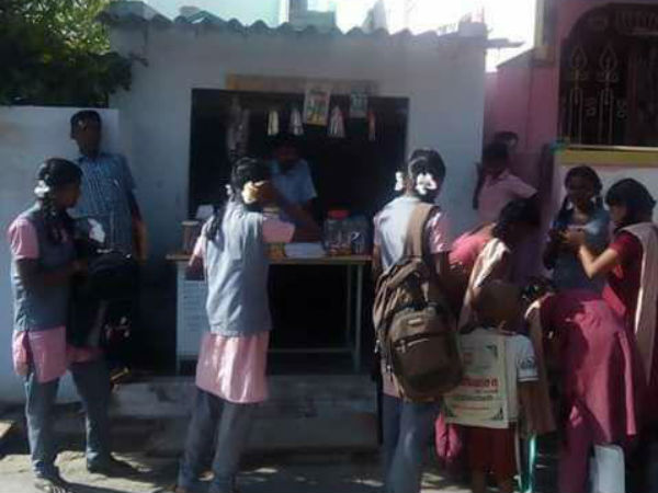 Karur man helps School Students 