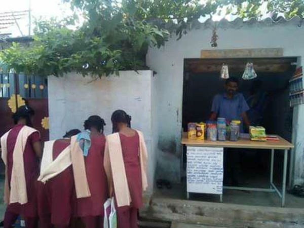 Karur man helps School Students 