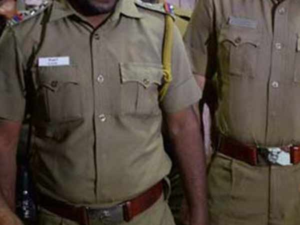 நீதிமன்றத்தில் சரண் 