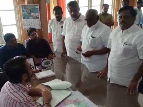 வேட்பாளர் பட்டியல் 
