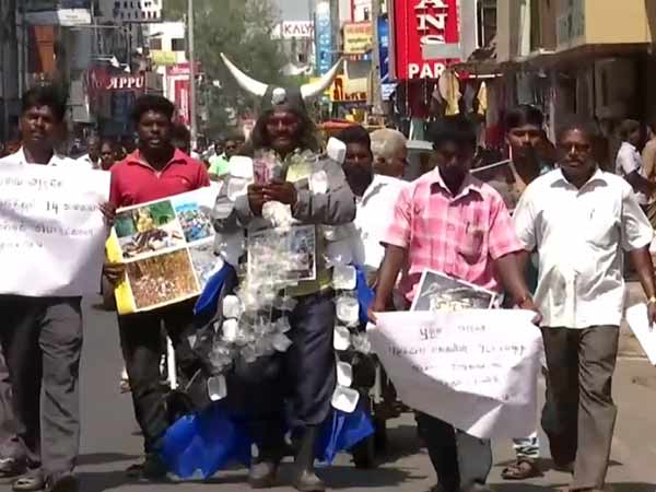 Puducherry man goes rally against Plastic usage