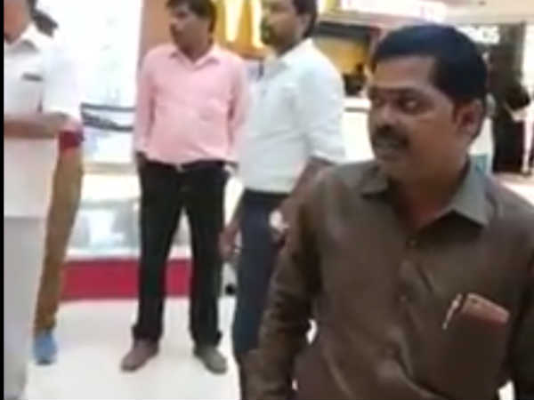 ஸொமாட்டோ ஊழியர் 