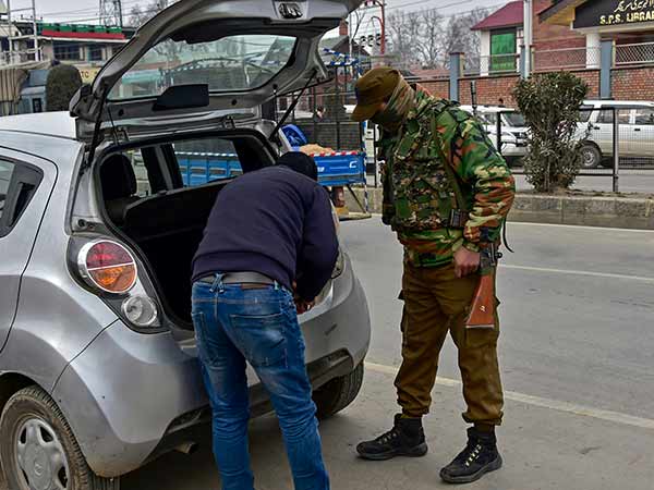 மும்பை தாக்குதல் 