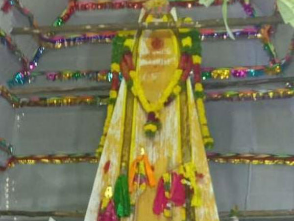 அலங்கரிக்கப்பட்ட பீடங்கள்