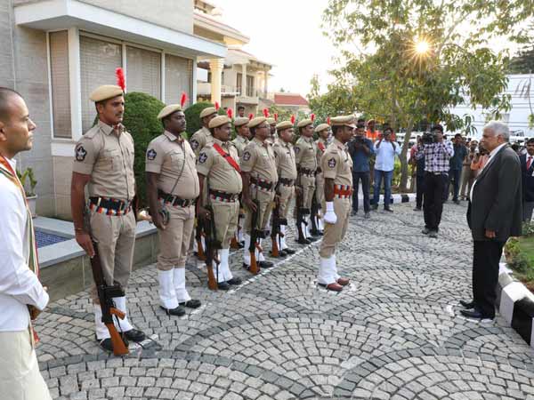 Sri lankan prime minister ranil wickramasinghe arrived at tirupati for dharshan 