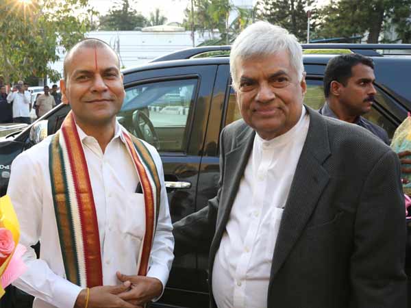 Sri lankan prime minister ranil wickramasinghe arrived at tirupati for dharshan 