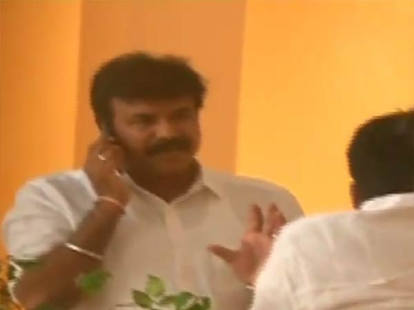 2 பேர் தெரியும் 