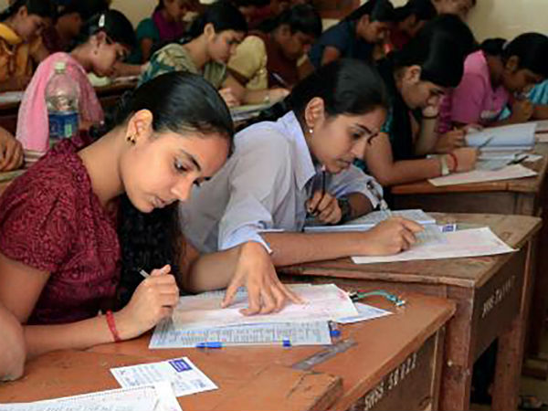 தேர்வு எழுதினர் 