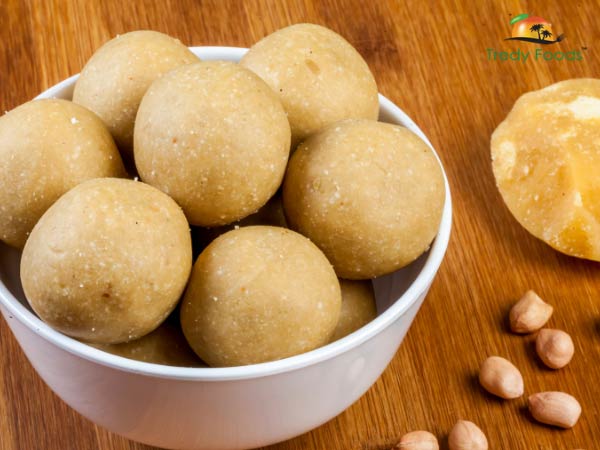 Tredyfoods.com gives you a variety of healthy sweets to your lovely children 