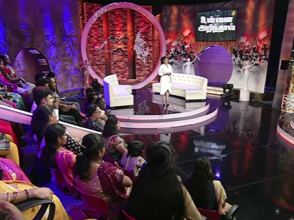 Varalakshmis Unnai Arinthal show rocks 