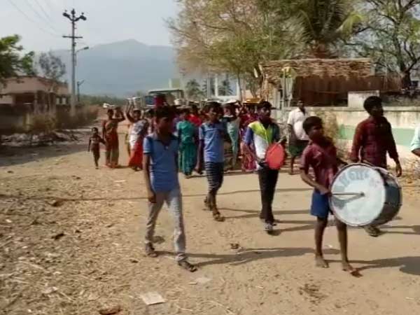 Villagers help to School near Virudhunagar