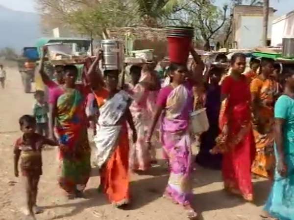 Villagers help to School near Virudhunagar