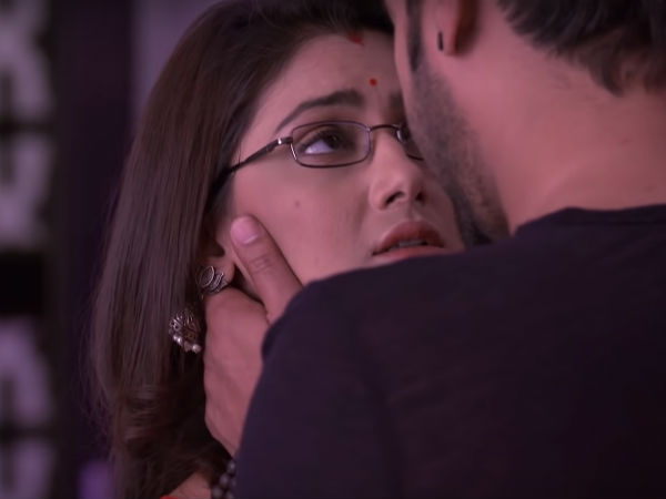 லிப் டு லிப் 