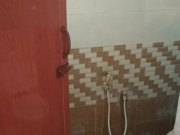 போலீஸ் தேடுதல் போலீஸ் தேடுதல்