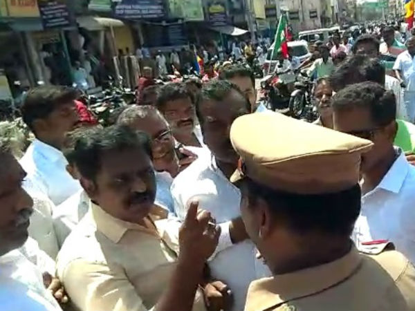 சாலை மறியல் 