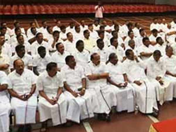 பதவிகள் பதவிகள்