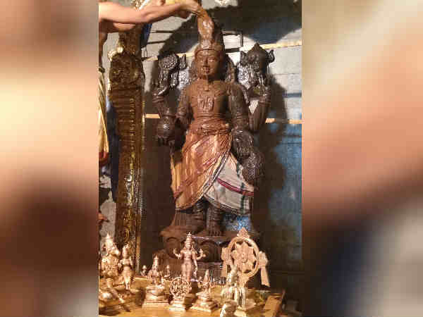 பூவராக சுவாமிக்கு ஹோமம் பூவராக சுவாமிக்கு ஹோமம்
