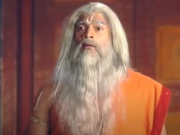 பொய் சொல்கிறாய். பொய் சொல்கிறாய்.