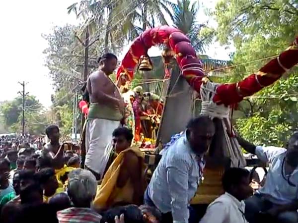 வைகையில் எழுந்தருளல் வைகையில் எழுந்தருளல்