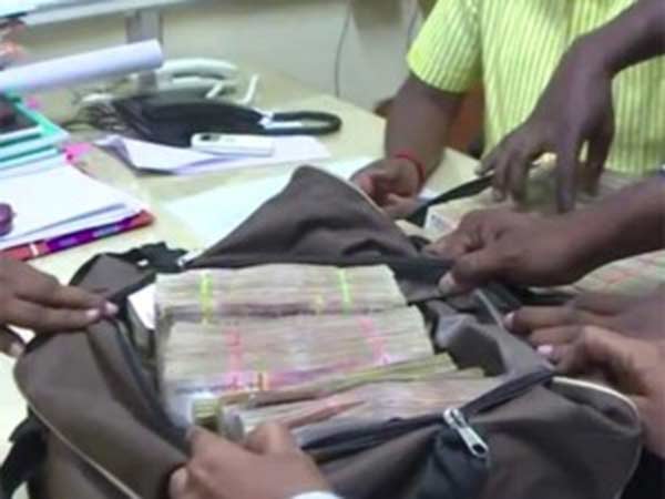 ஓட்டுக்கு பணம் 