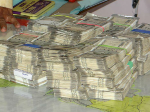 1.48 கோடி ரூபாய் பறிமுதல் 
