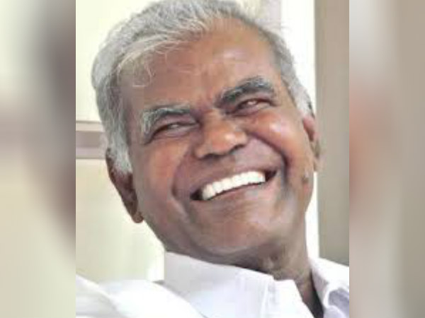 அதிகாரிகள் 