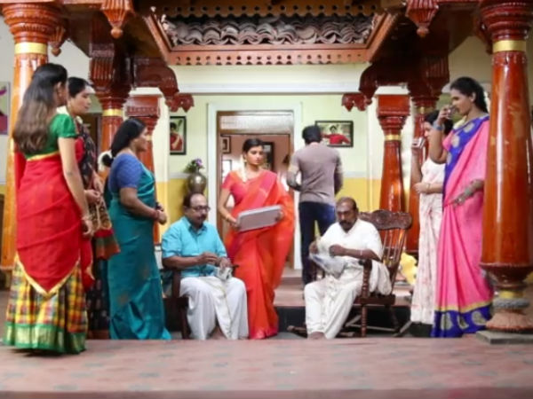 Thamarai struggles with two mother in laws 