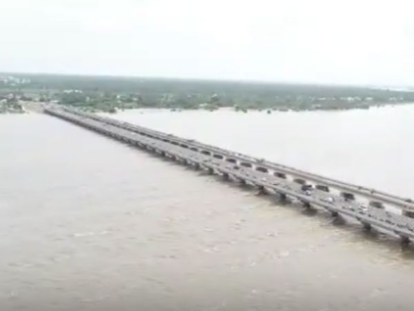 ஆற்றில் ஆழம் 