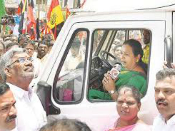 கும்பிட்டார் 