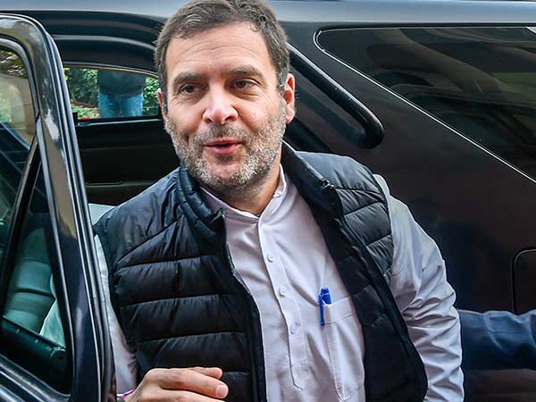 கார் இல்லையாம் 