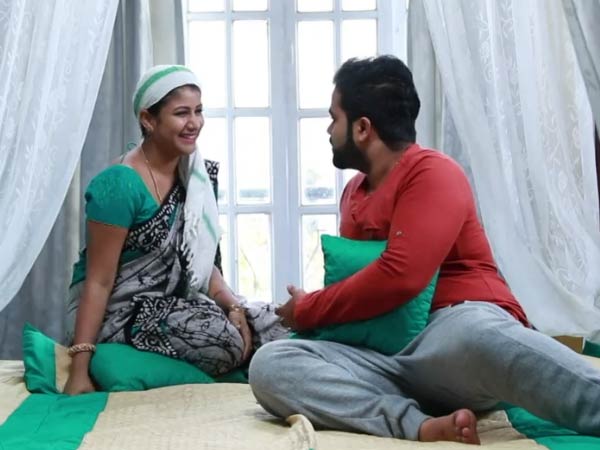 ரொமான்ஸ் பார்வை 