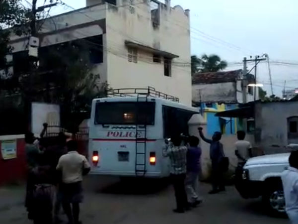 உடந்தை உடந்தை