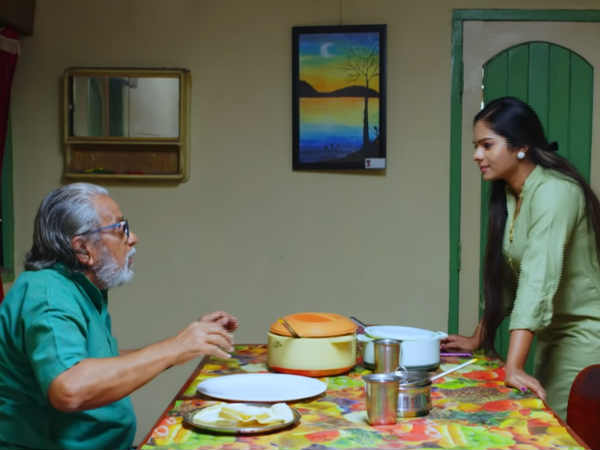 வெளிவந்த ரோஜா. 