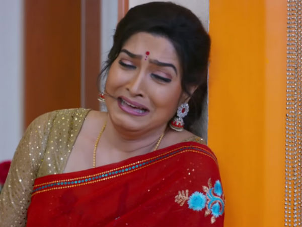 Swetha and Sanjay are in thenilas house in bedroom 