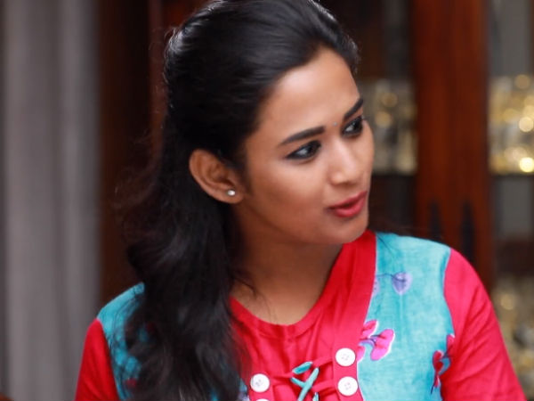 Will Soundarya manage Bharathi 