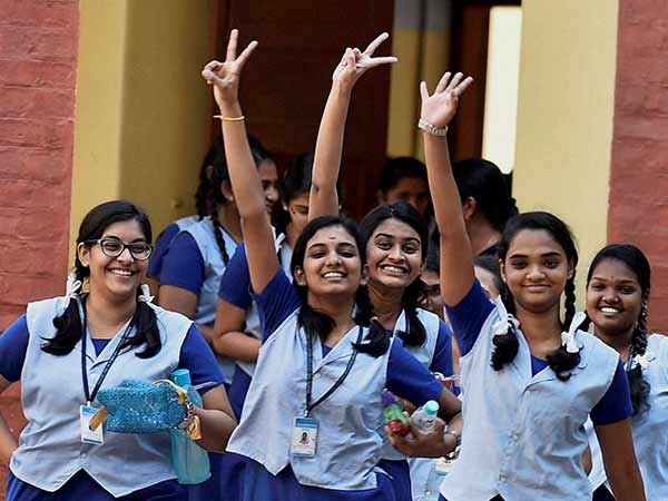 பள்ளி நிர்வாகம் 