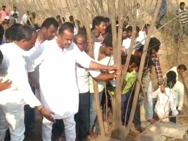 ஆட்சியர் 