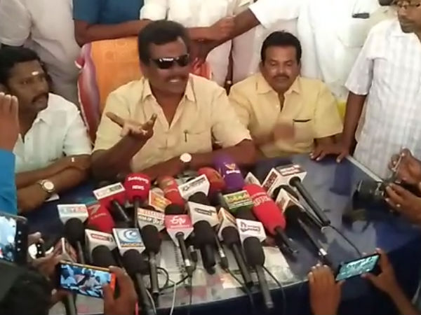 முட்டாள்களா? 