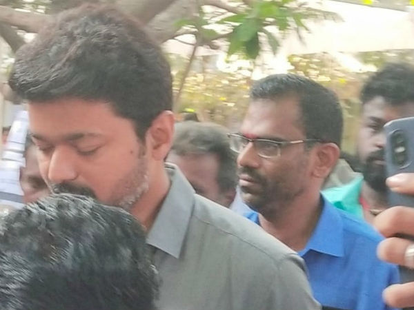 Actor vijay vote in adyar school at chennai 