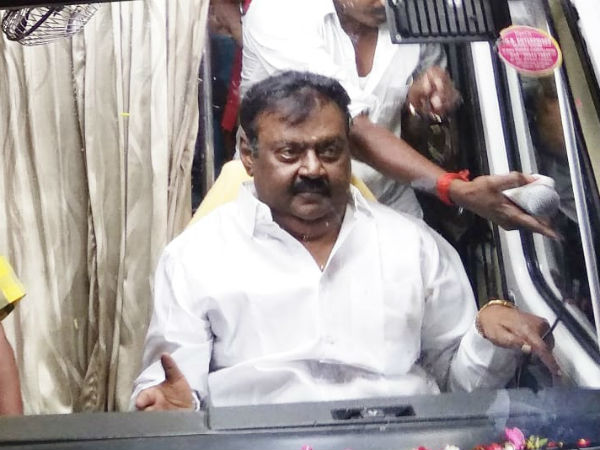 உற்சாகத்தில் தொண்டர்கள் 