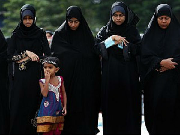 முஸ்லிம் கிராமங்கள் மீது தாக்குதல் 