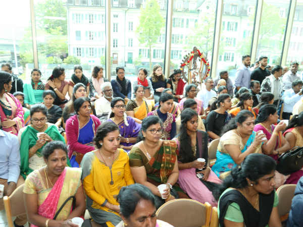 உணர்ச்சிப்பூர்வ வரவேற்புரை 