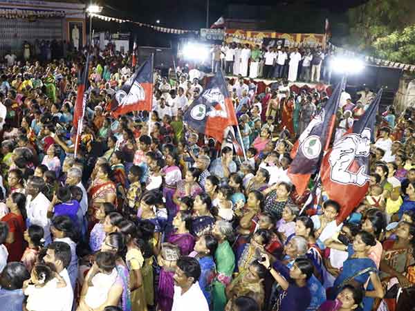 பெரியகுளத்தில் குளறுபடி பெரியகுளத்தில் குளறுபடி