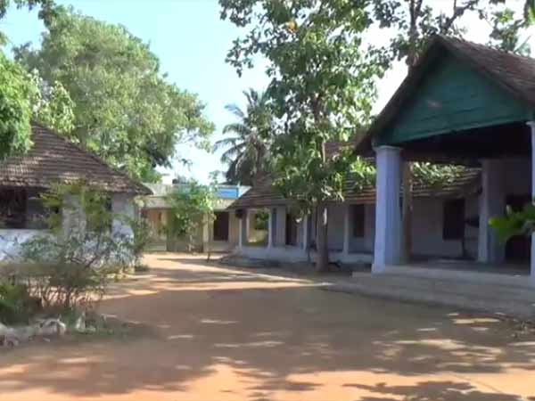 பள்ளி நிர்வாகம்