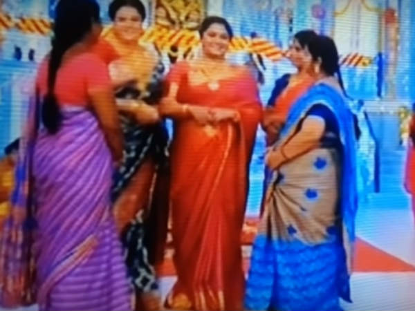 கையில் காப்பு 