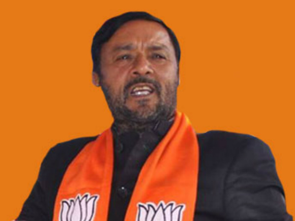 நட்சத்திர ஹோட்டல் ஊழியர் 